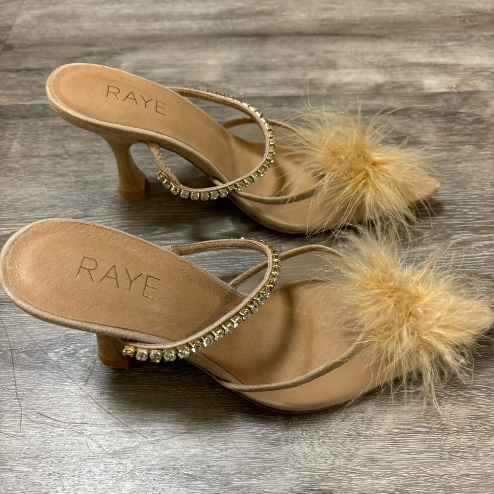 RAYE Duke Nude Feather Crystal Pointed Toe Heels Size 6 REVOLVE - Picture 2 of 10